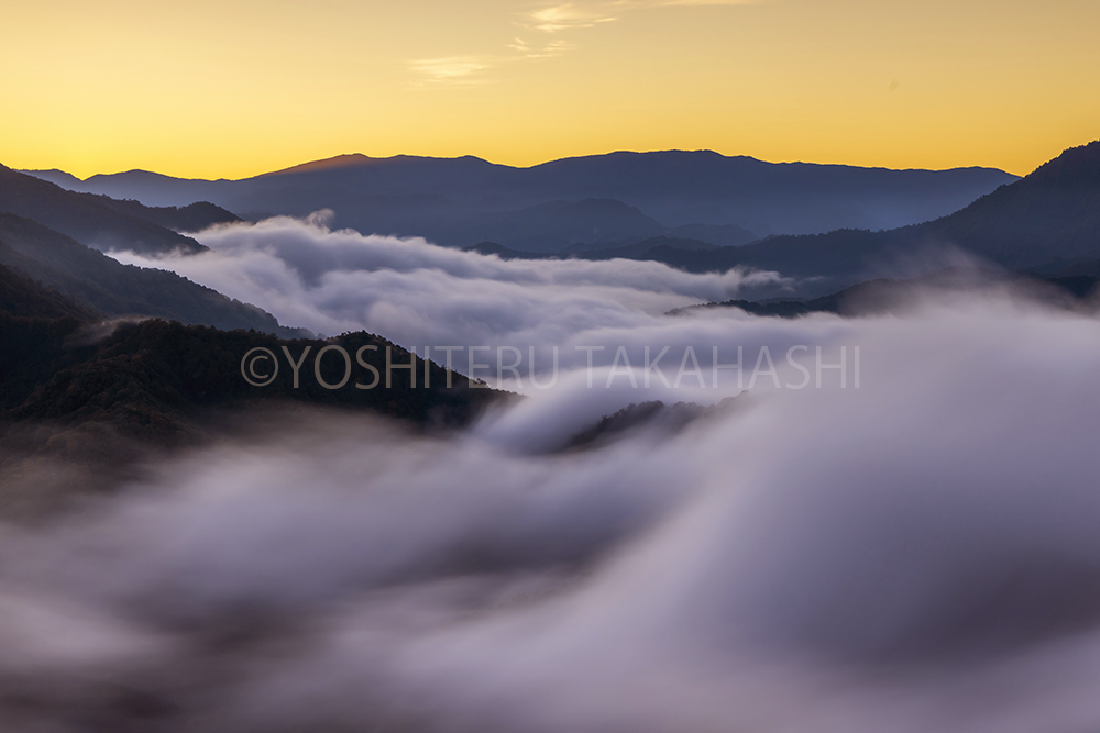 秋の滝雲 | 新潟県 枝折峠